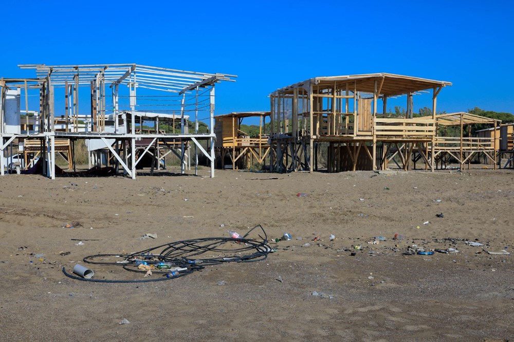 Lüks tatilin bedavaya sunulduğu 'Çardak Beach' çöplük oldu - 6
