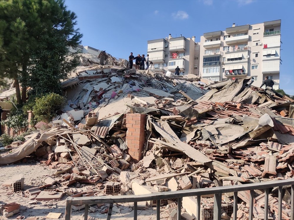 Son Deprem: İzmir'deki 6.6'lık depremden kareler - 8