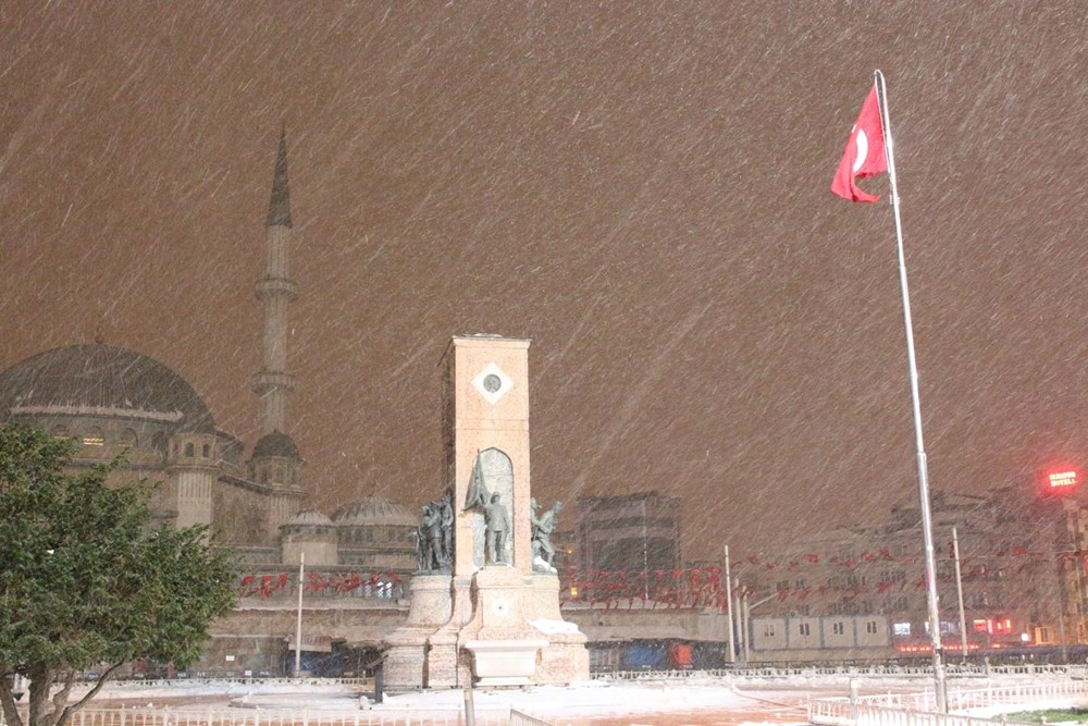 İstanbul'da kar yağışı yeniden etkisini artırdı - 24