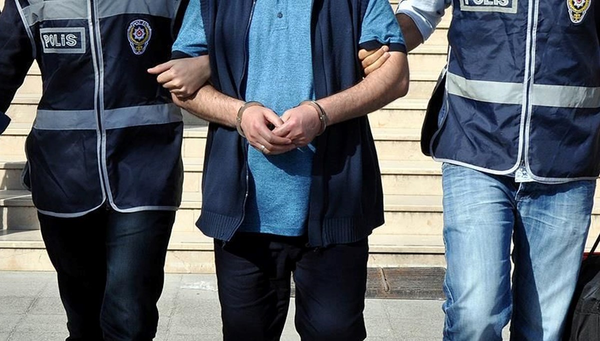 Afyon'da göçmen kaçakçılığı operasyonu: 2 şüpheli tutuklandı Afyon'da göçmen kaçakçılığı operasyonu: 2 şüpheli tutuklandı