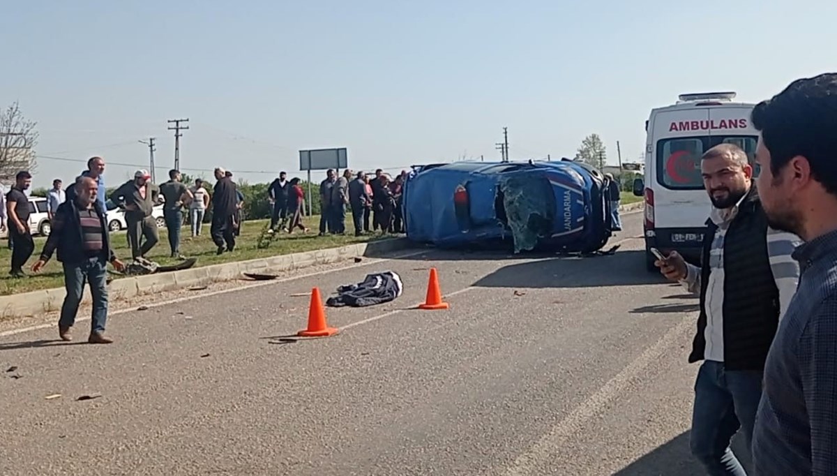 Adana'da Jandarma minibüsü otomobille çarpıştı: 2 şehit