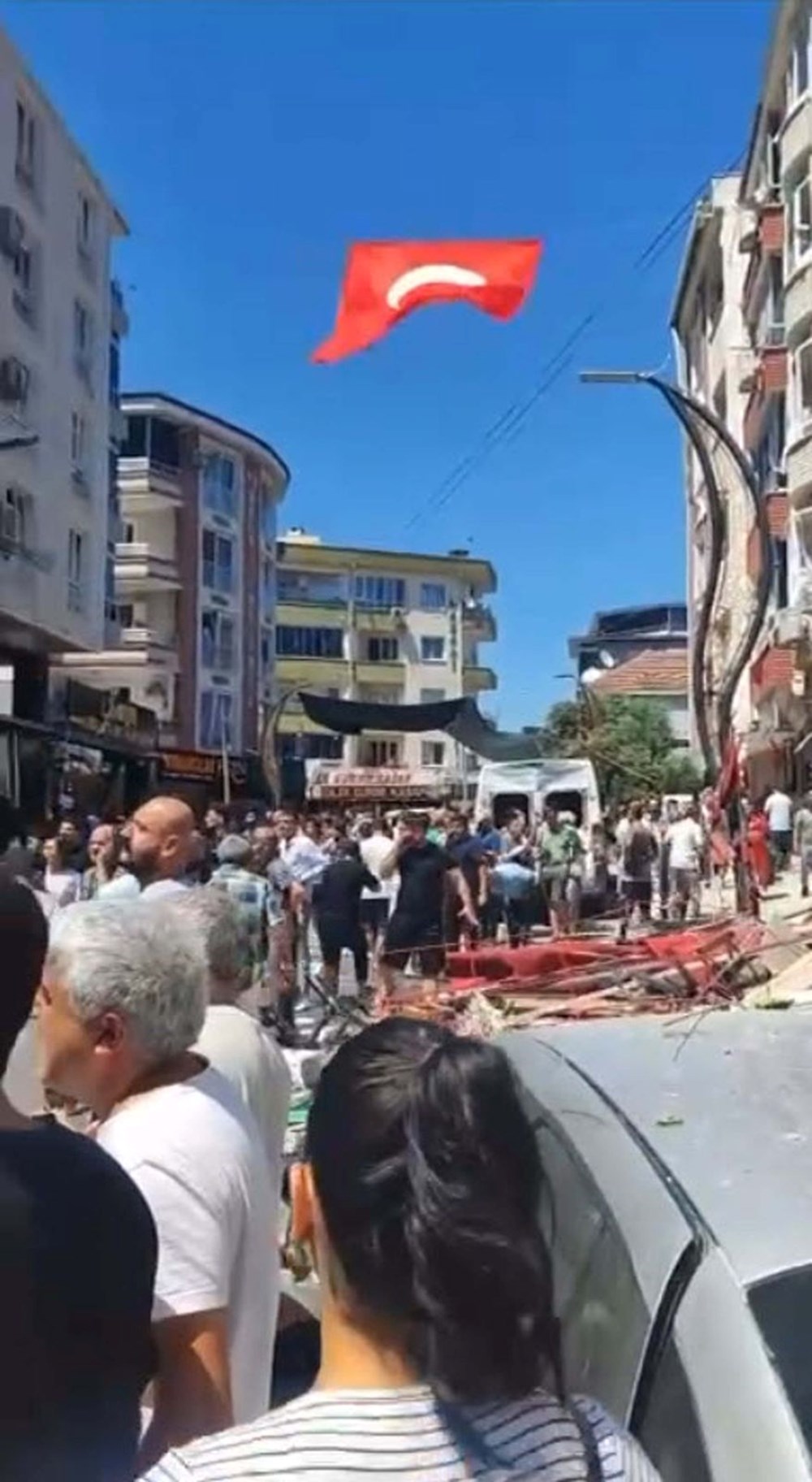 SON DAKİKA HABERİ | İzmir Torbalı'da bir binada doğalgaz patlaması: 4 ölü, 20 yaralı - 12