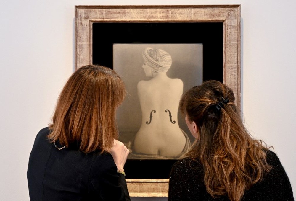 Man Ray'in 'Le Violon d'Ingres' fotoğrafı 12,4 milyon dolara satıldı - 3