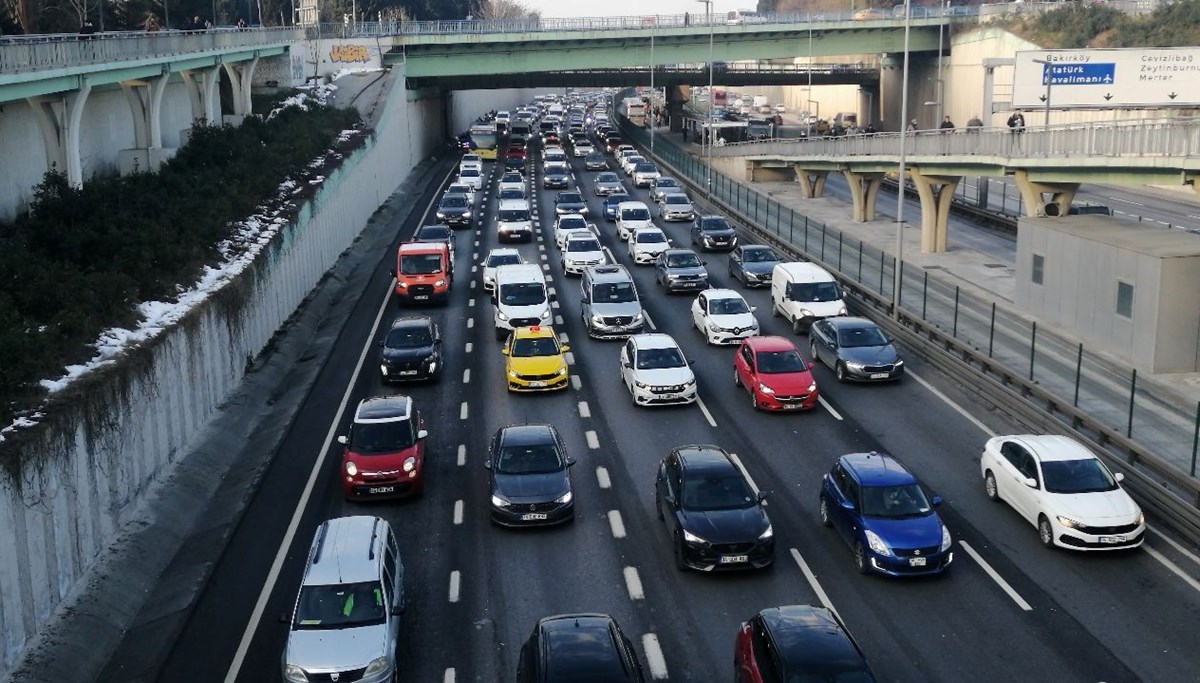 İstanbul'da sabah trafik yoğunluğu oluştu: Yüzde 85'e ulaştı!