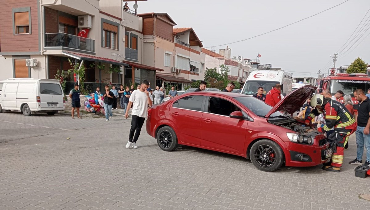 Motosiklet otomobile çarptı