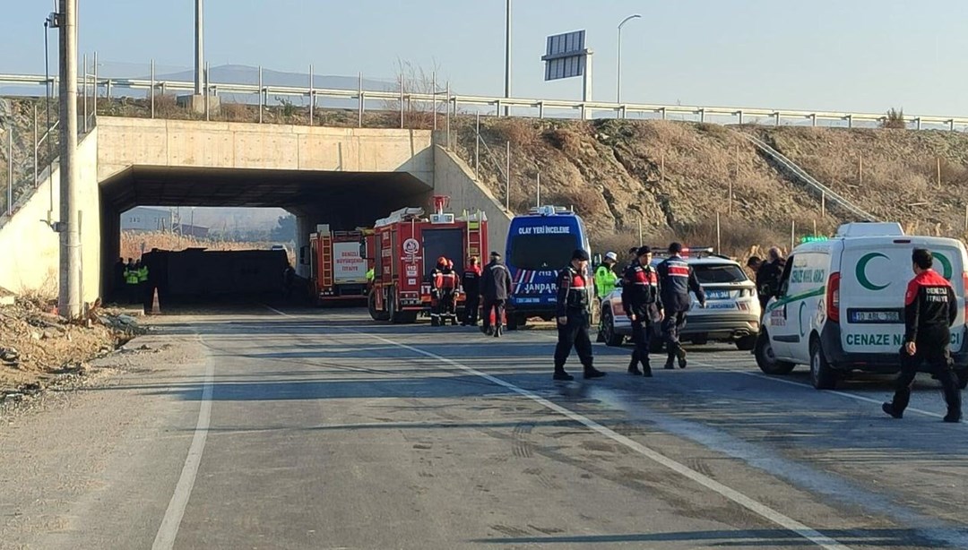 Denizli'de işçi servisi devrildi: 4 ölü