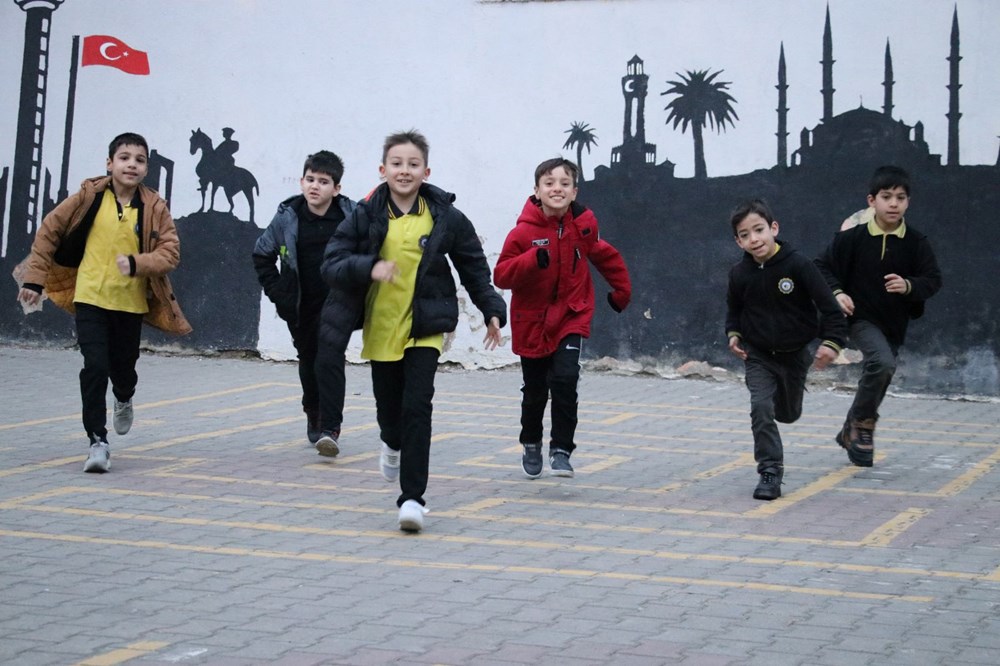 Depremin ardından 71 ilde ikinci dönemin ilk zili çaldı - 2