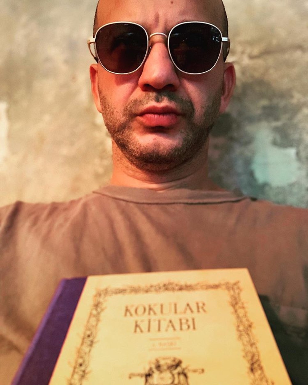 Bergüzar Korel'den kitap tavsiyesi (Ünlü isimlerin okudukları kitaplar) - 2