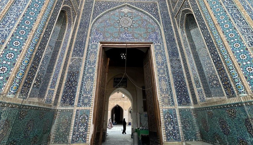 İran'daki Cuma Cami farklı dönemlerin mimari özelliklerini yansıtıyor
