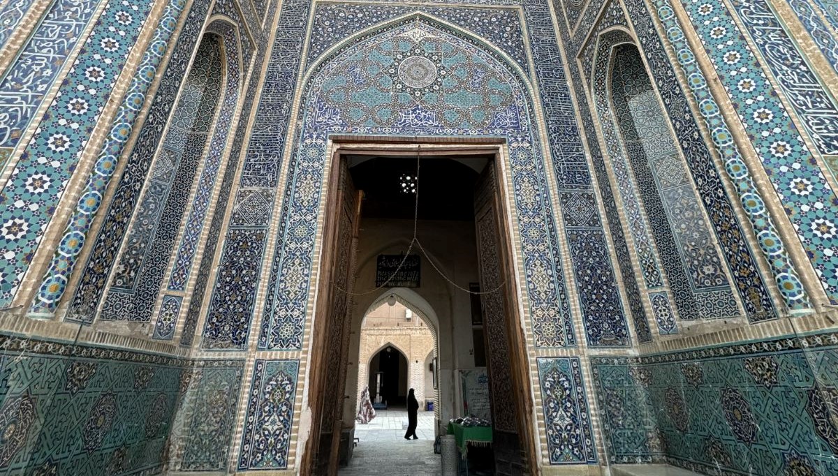 İran'daki Cuma Cami farklı dönemlerin mimari özelliklerini yansıtıyor