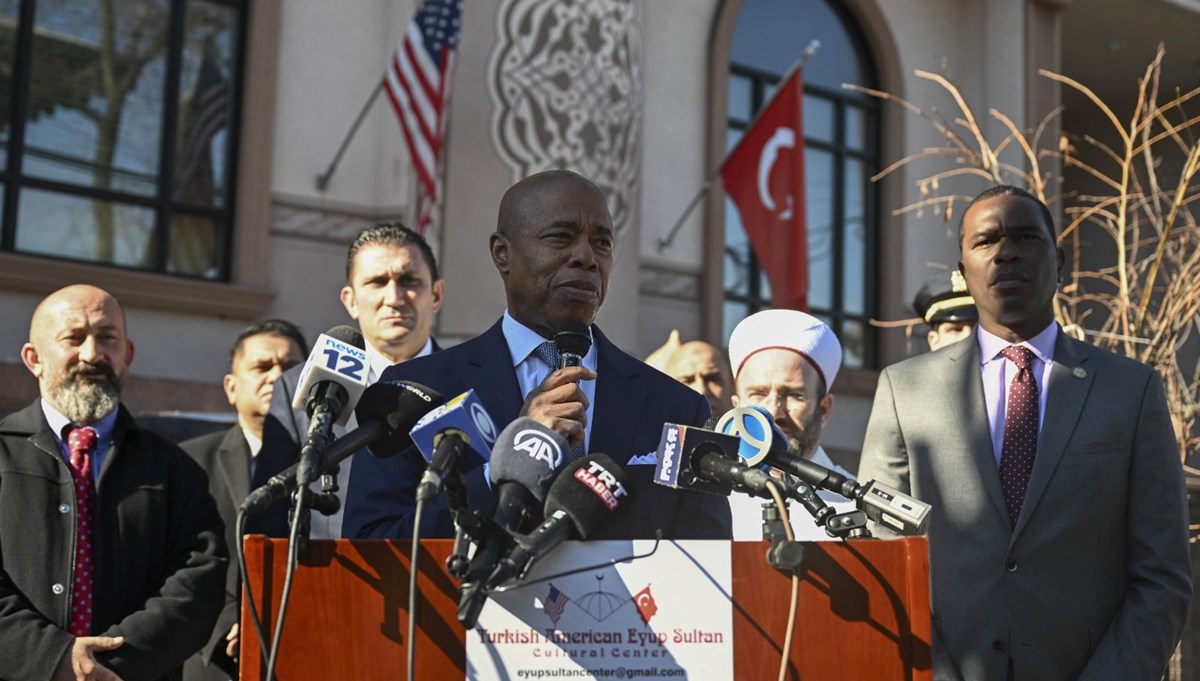 New York Belediye Başkanı'ndan Türk camisine ziyaret: Benim kardeşlerimsiniz