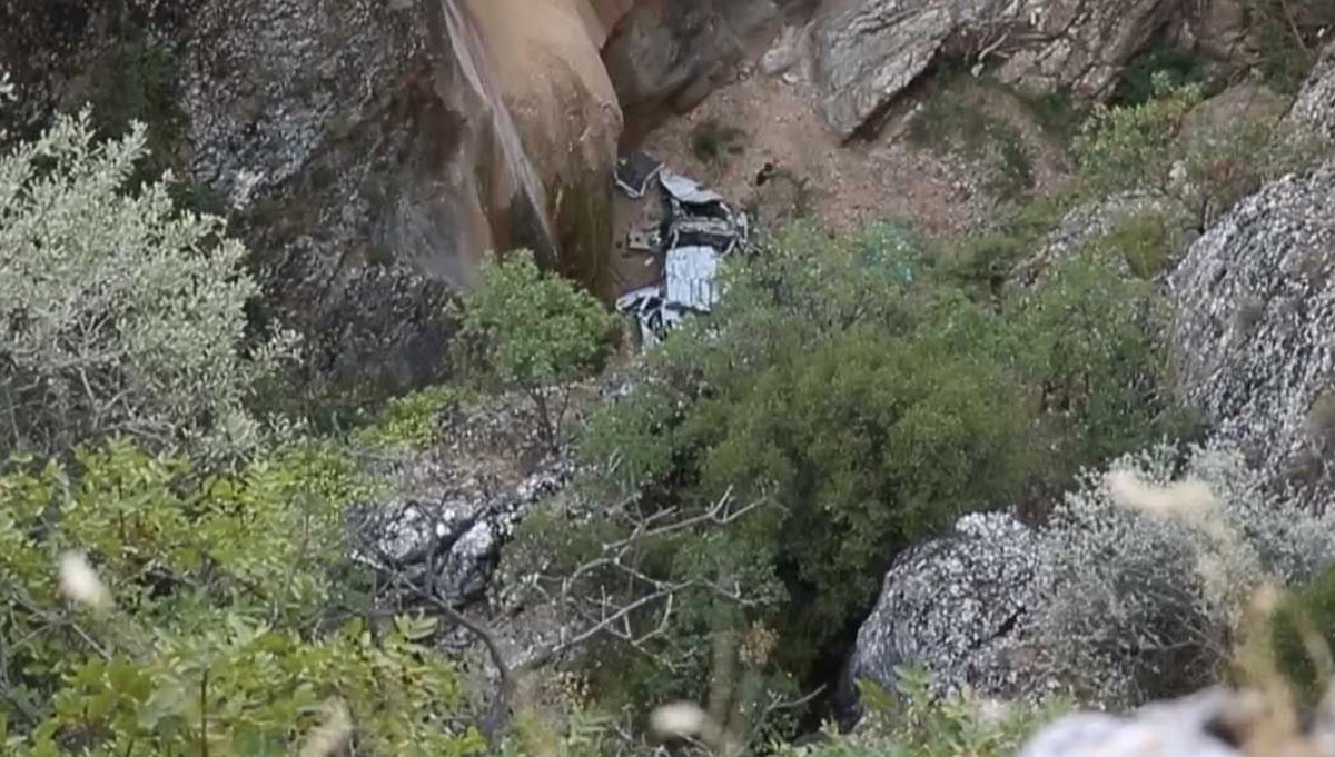 Denizli'de virajı alamayan otomobil uçuruma yuvarlandı: 4 ölü