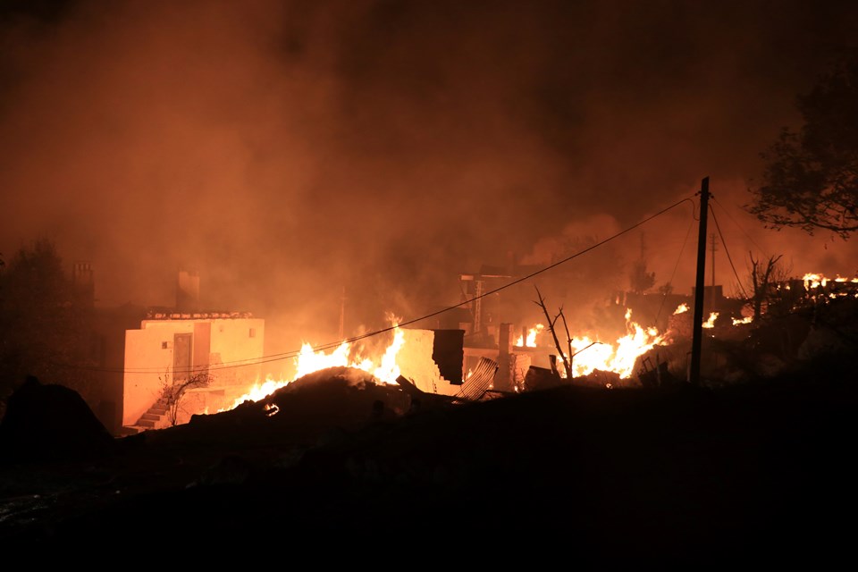 Kastamonu'da 43 köy evini etkileyen yangın kontrol altına alındı - 2