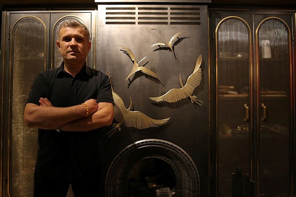 Atatürk'ün TBMM'nin açılışındaki selamlama fotoğrafı çelik heykelle ölümsüzleştirildi - 3