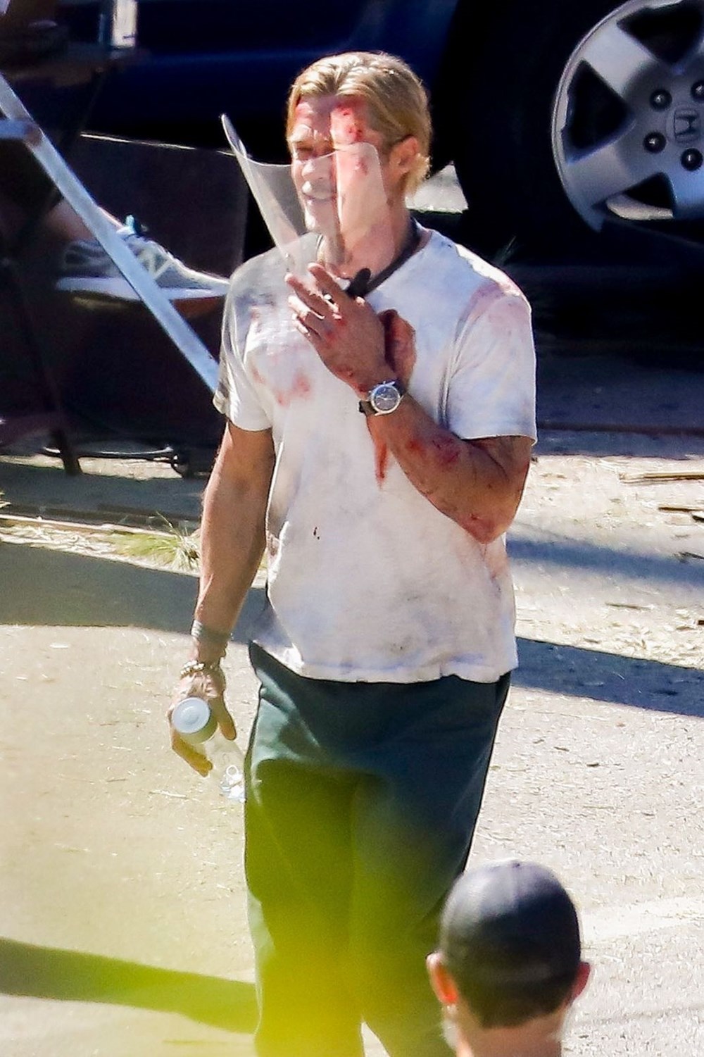Brad Pitt Bullet Train filmi setinde kanlar içinde - 2