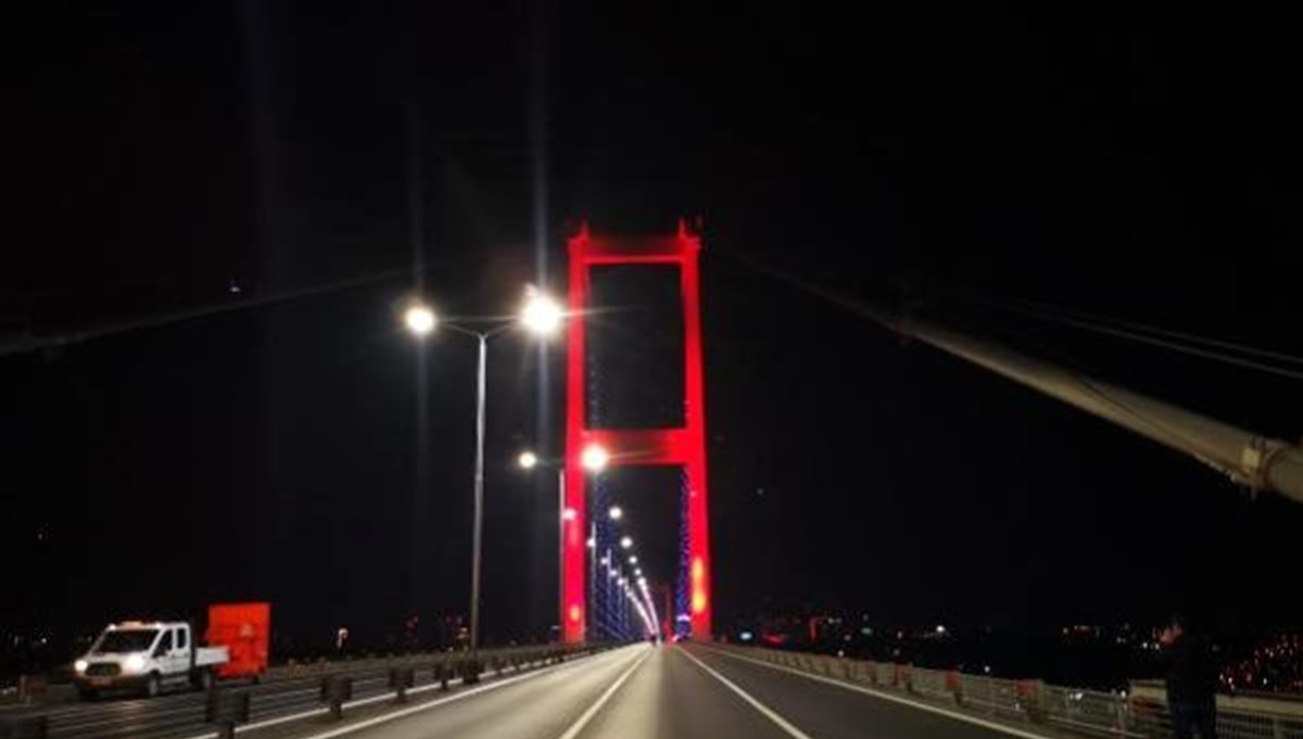 Vodafone 43. İstanbul Maratonu dolayısıyla 15 Temmuz Şehitler Köprüsü trafiğe kapatıldı