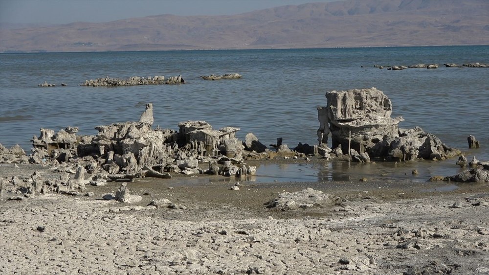 Van Gölü'nde su çekilince binlerce yıllık mikrobiyalitler görüntülendi - 9