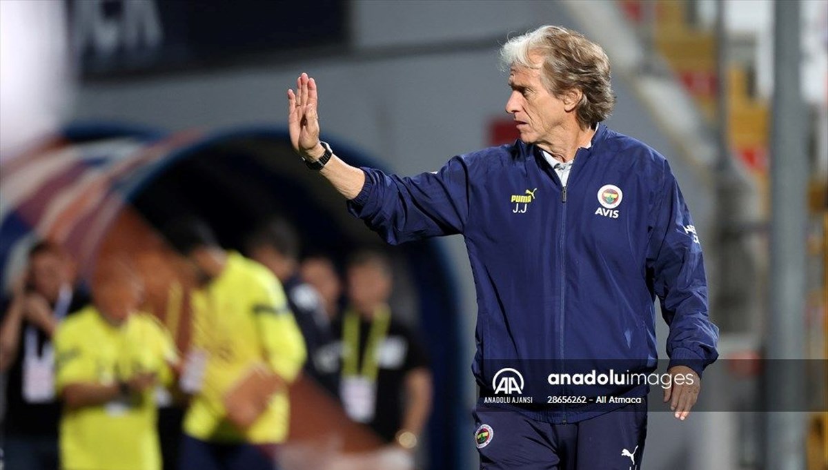 Jorge Jesus: Fenerbahçe hak ettiği yerde değil Jorge Jesus: Fenerbahçe hak ettiği yerde değil