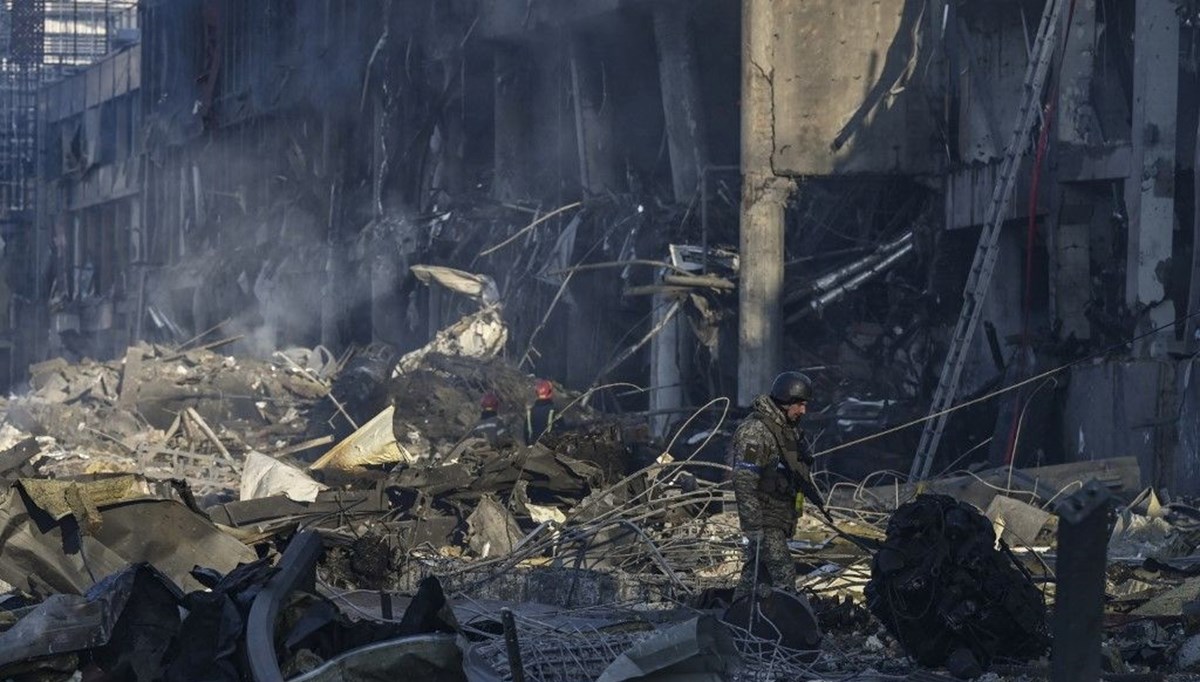Rusya: Kiev ve Hmelnitski'deki hedefler yüksek hassasiyetli füzelerle vuruldu Rusya: Kiev ve Hmelnitski'deki hedefler yüksek hassasiyetli füzelerle vuruldu