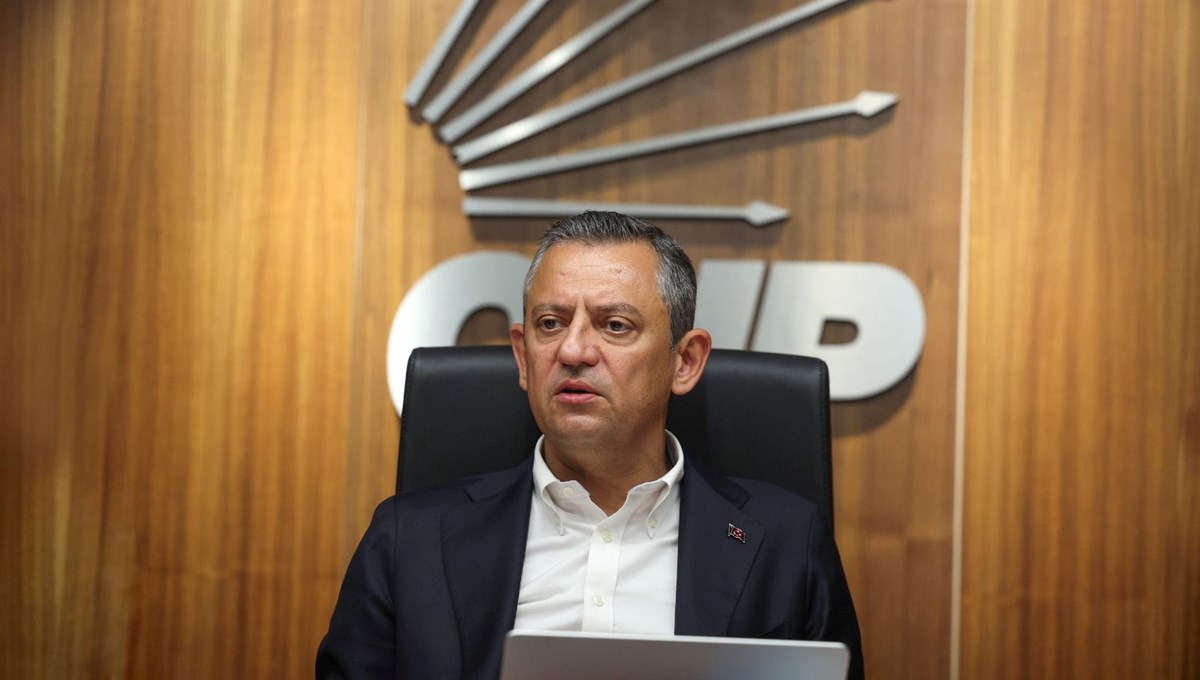 Özgür Özel'den
