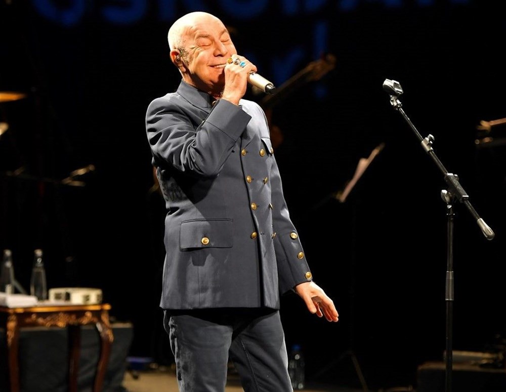 Su Burcu Yazgı Coşkun'dan nostaljik kare (Ünlülerin çocukluk ve gençlik halleri) - 354