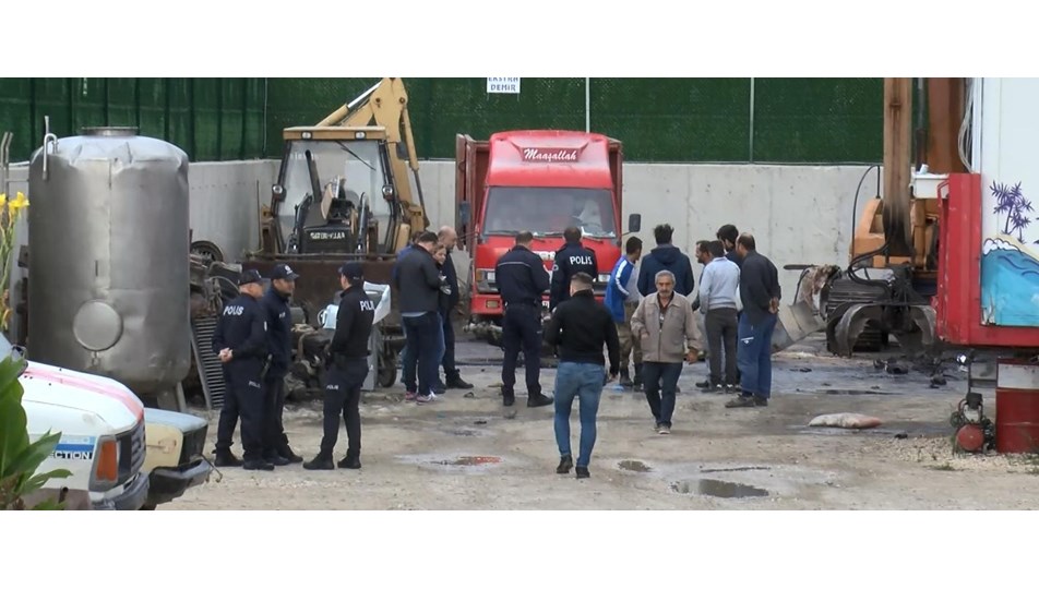 Büyükçekmece'de hurda oksijen tüpü patladı