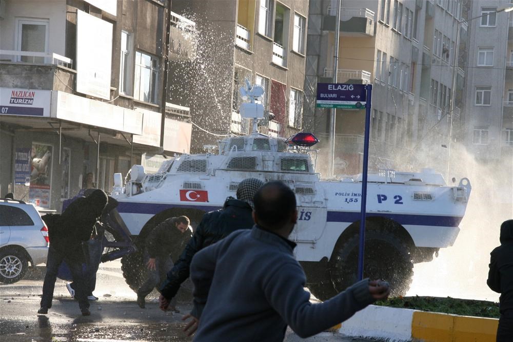 Diyarbakır karıştı - 1