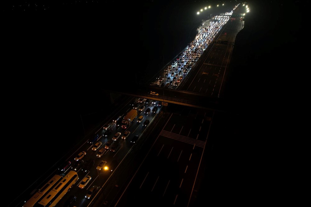 Bayram Seyahati Zirvesi: Otoyollarda Trafik Kilitlendi 75