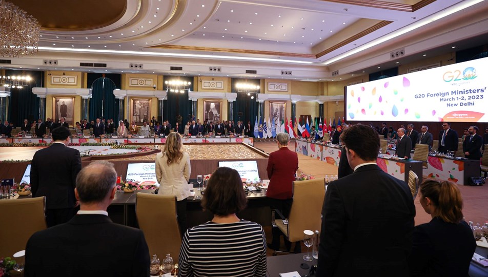G20 toplantısı, depremlerde hayatını kaybedenler için saygı duruşuyla başladı
