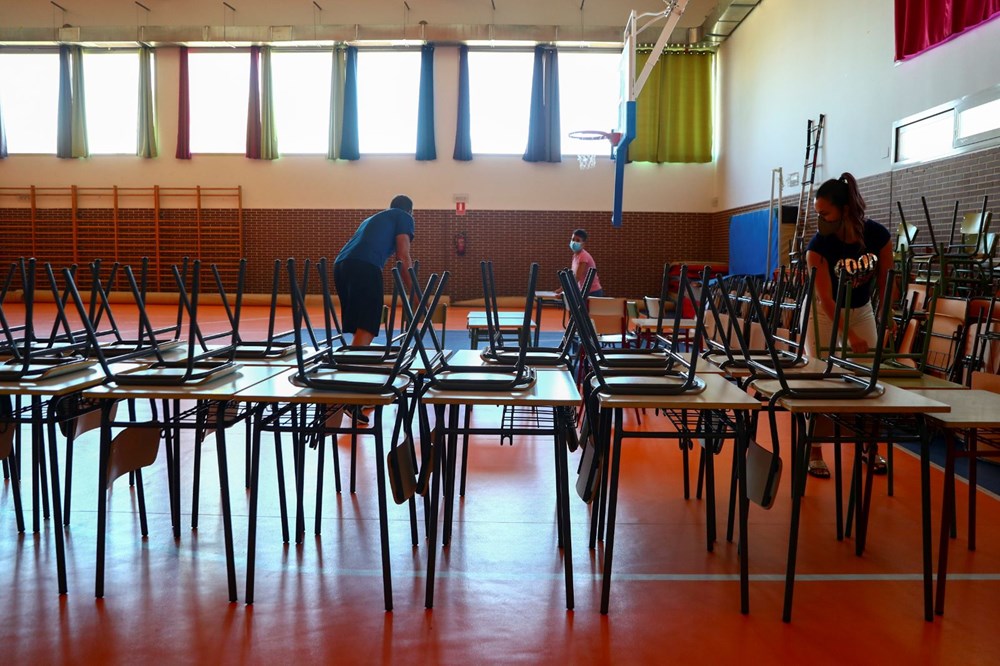 İspanya’da çocuklarını okula göndermeyen velilere dava açılacak - 2
