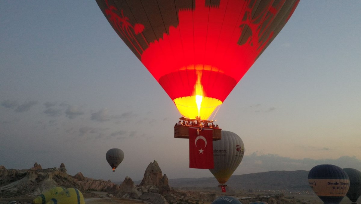 Balonlar 30 Ağustos için havalandı