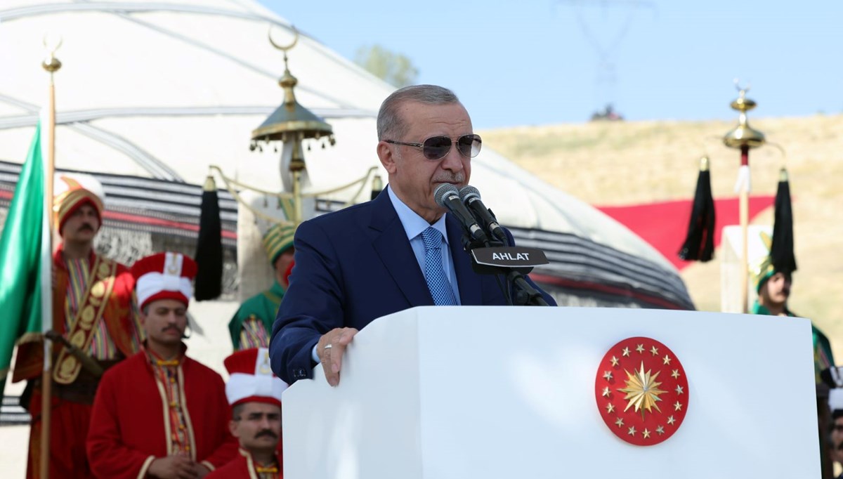 Cumhurbaşkanı Erdoğan: Ahlat bize kim olduğumuzu hatırlatıyor