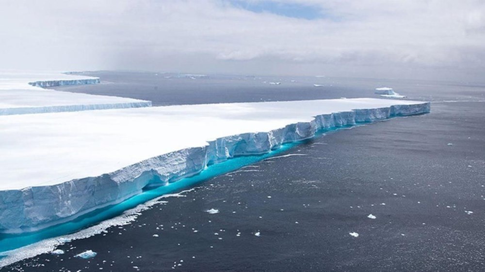 Antartika'da dev buz kütlesi buz sahanlığından koptu - 6