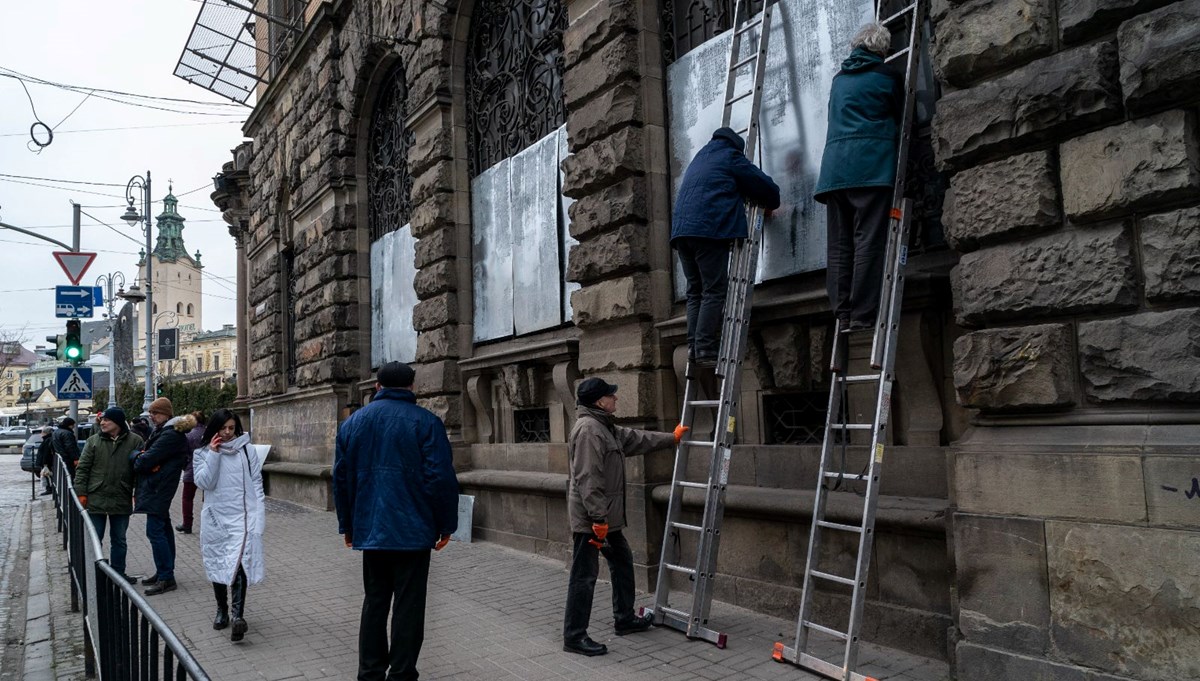 Ukrayna'nın Lviv Müzesi'ne metal plakalı önlem