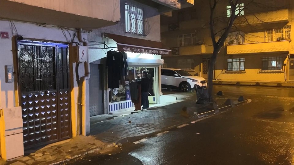 İstanbul'da silahlı saldırgana linç girişimi - 1