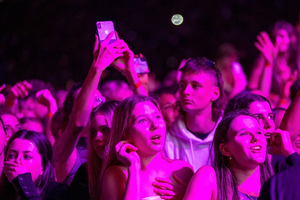 Dünya karantinadayken Yeni Zelanda'da 50 bin kişilik konser - 11