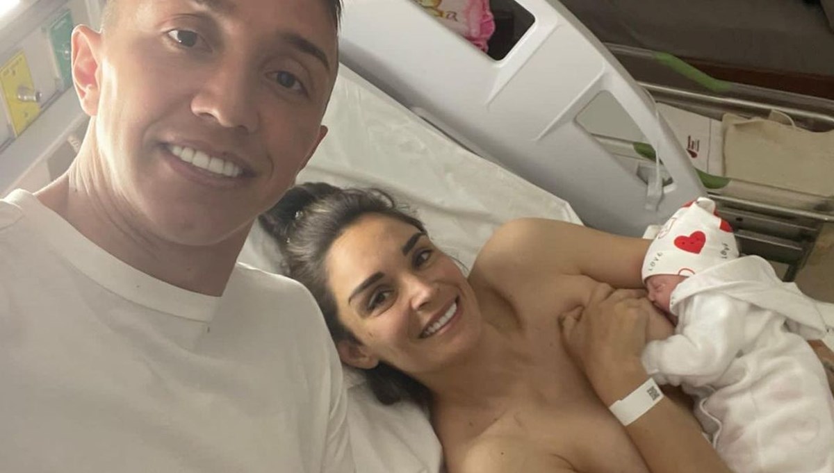 Doğum gününde baba olan Fernando Muslera'nın bebeğinden ilk kareler