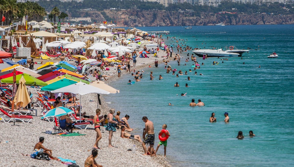 Turizmde bayram yoğunluğu: Oteller 800 TL'den başlıyor