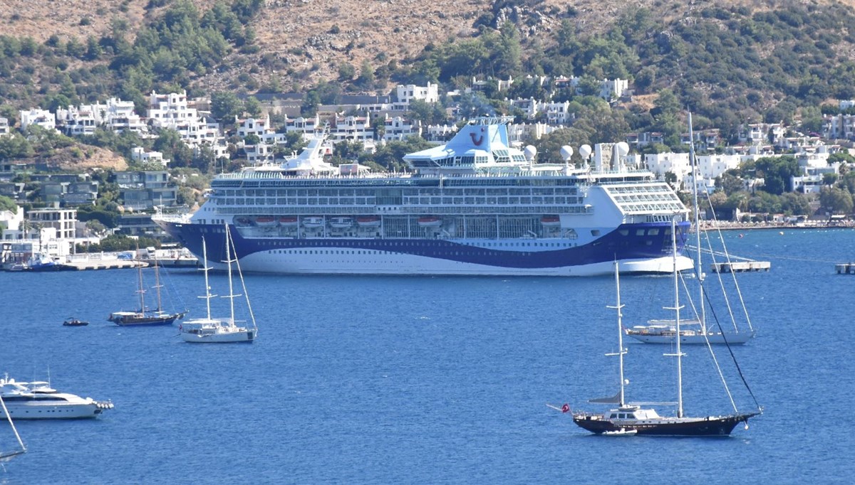 Marella Discovery 2, bin 722 yolcusuyla Bodrum'da