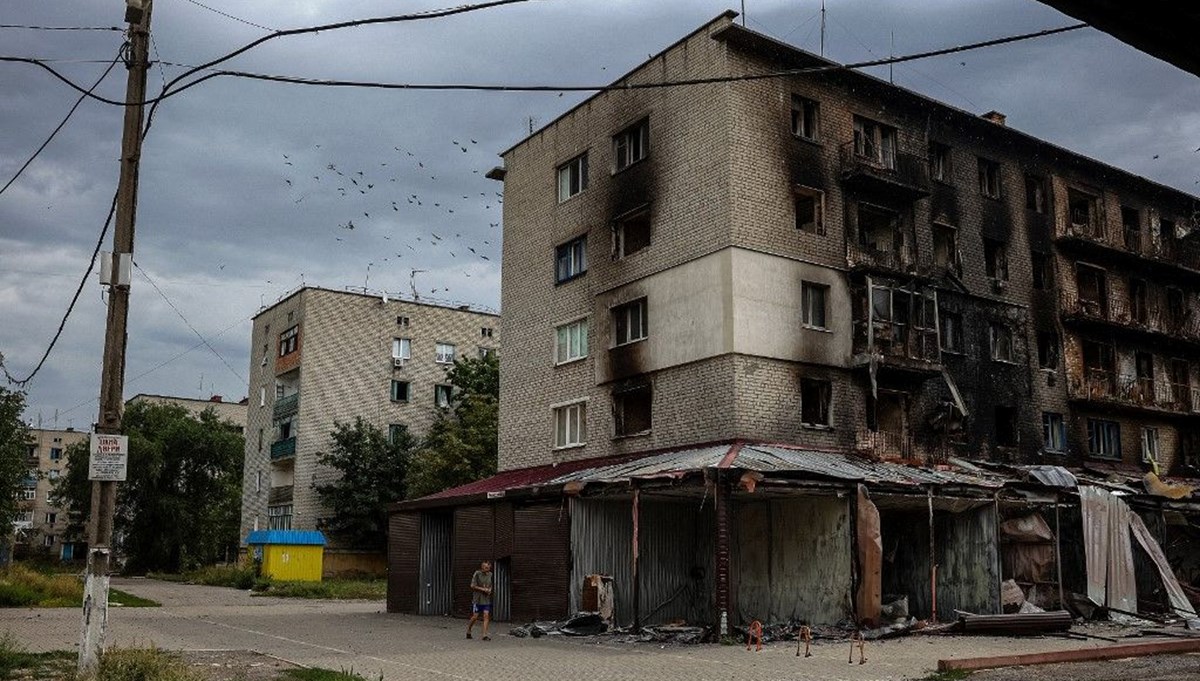 Ukrayna ordusu, sözde Donetsk Halk Cumhuriyeti yönetim binasını vurdu