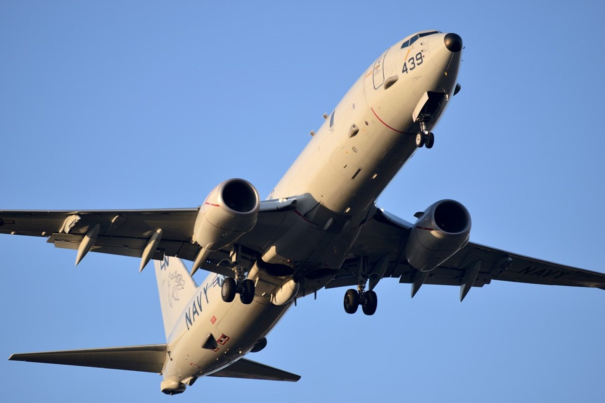 Rus denizaltıları için havalandığı iddia edilen P-8A Poseidon devriye uçağı.