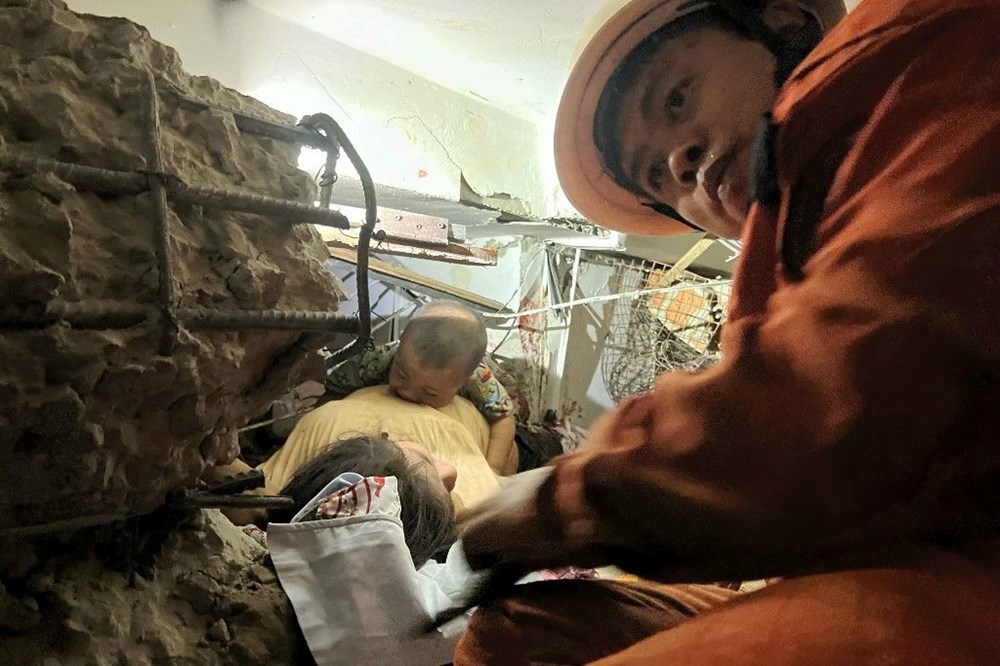 Myanmar'da 7.7 büyüklüğünde deprem! Gökdelenler yıkıldı, yollar yarıldı,