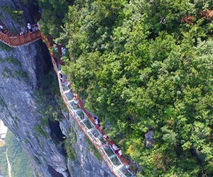 glass-bridge-zhangjiajie-national-forest-park-tianmen-mountain-hunan-
china-6