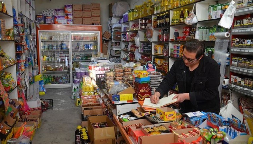 Bakkallar zincir marketlere karşı direniyor