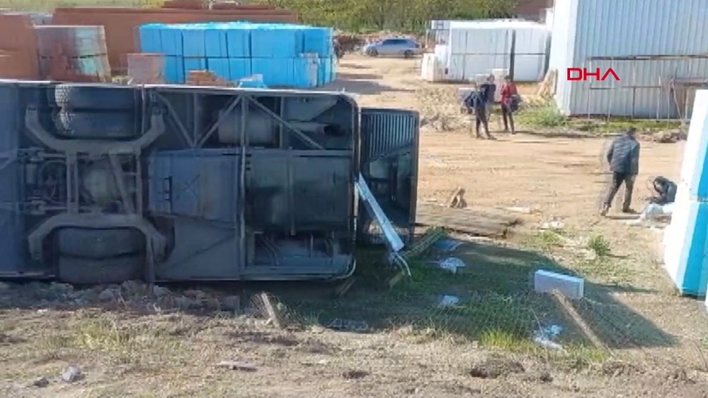 Malatya’da yolcu otobüsü devrildi: 22 yaralı - 6