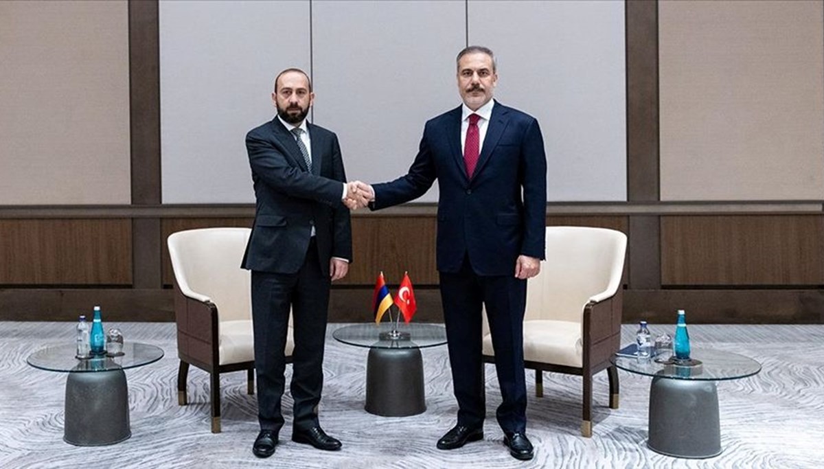 Dışişleri Bakanı Fidan, Ermenistanlı mevkidaşı Mirzoyan ile görüştü Dışişleri Bakanı Fidan, Ermenistanlı mevkidaşı Mirzoyan ile görüştü