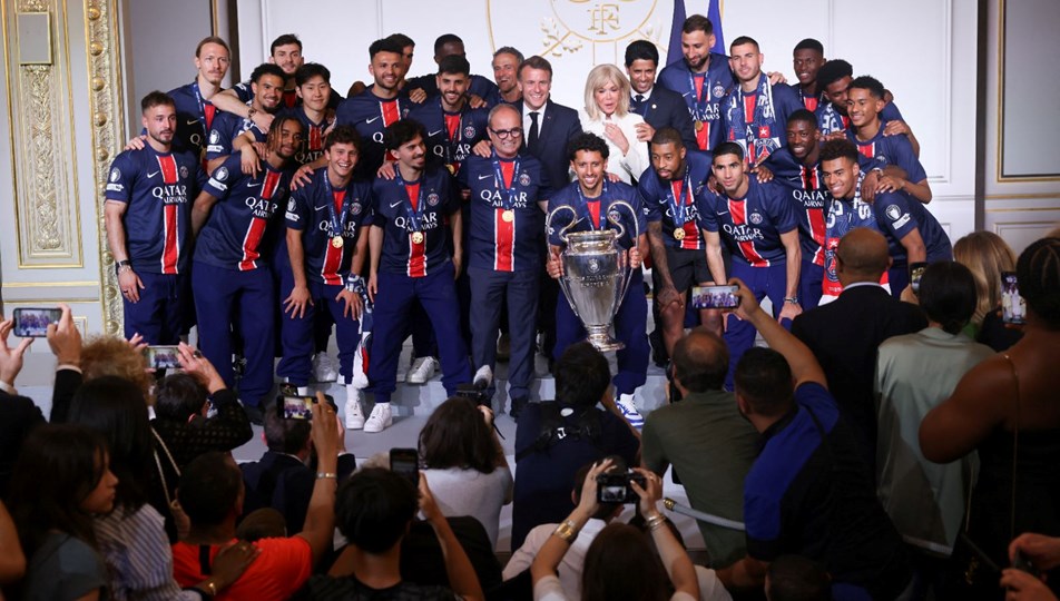 PSG kupayı Macron'a götürdü