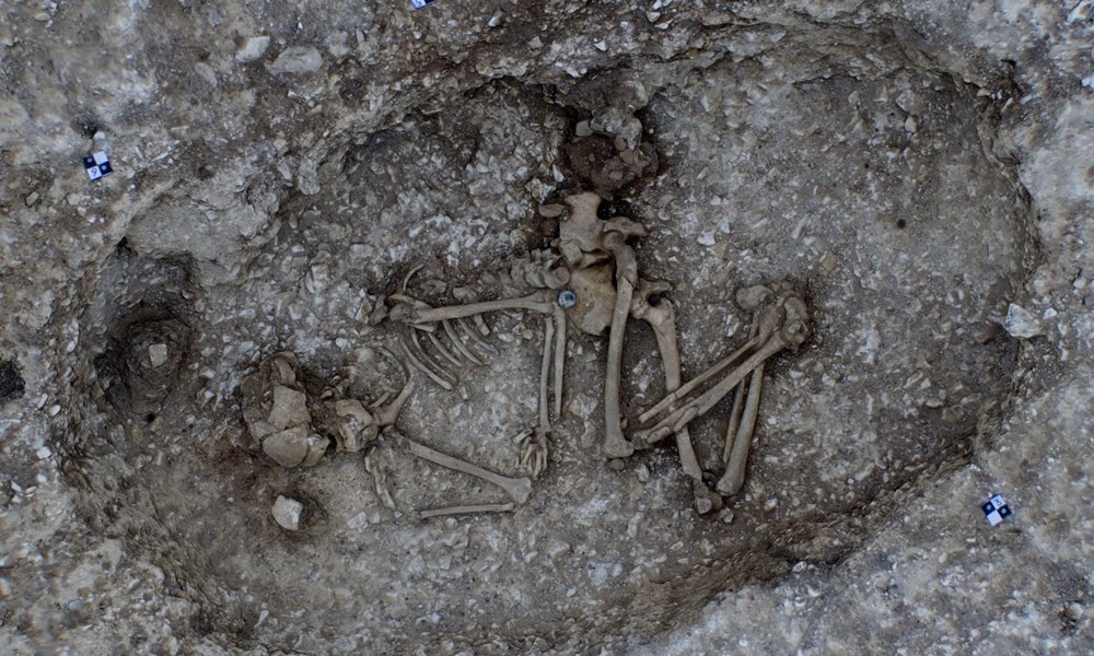 Stonehenge’in gizemi çözülüyor: Bronz Çağı döneminden kalma mezar bulundu - 6