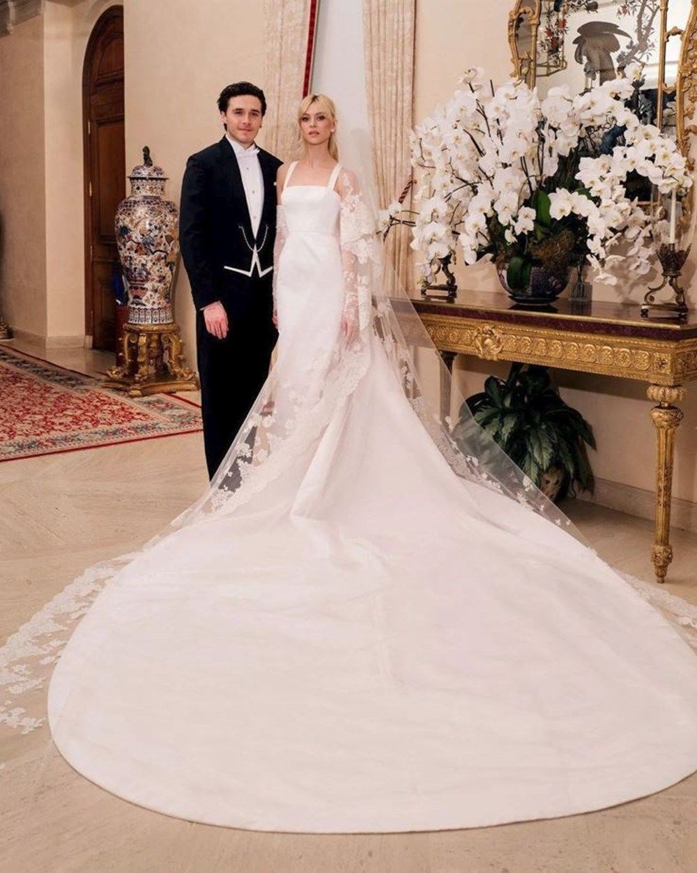 Victoria Beckham ve Nicola Peltz arasında soğuk savaş olduğu iddia edildi: Birbirlerine dayanamıyorlar - 1