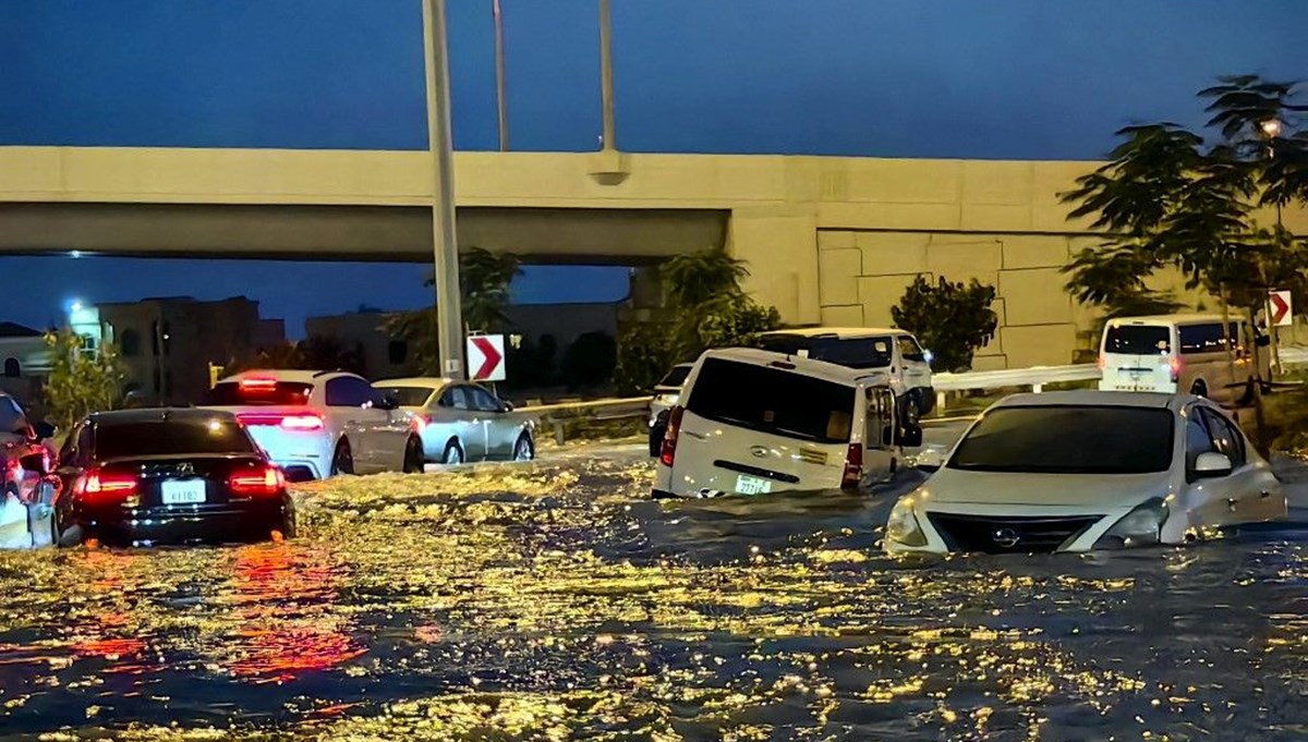 Dubai'de sel felaketi: Afetin nedeni bulut tohumlama mı? Dubai'de sel felaketi: Afetin nedeni bulut tohumlama mı?